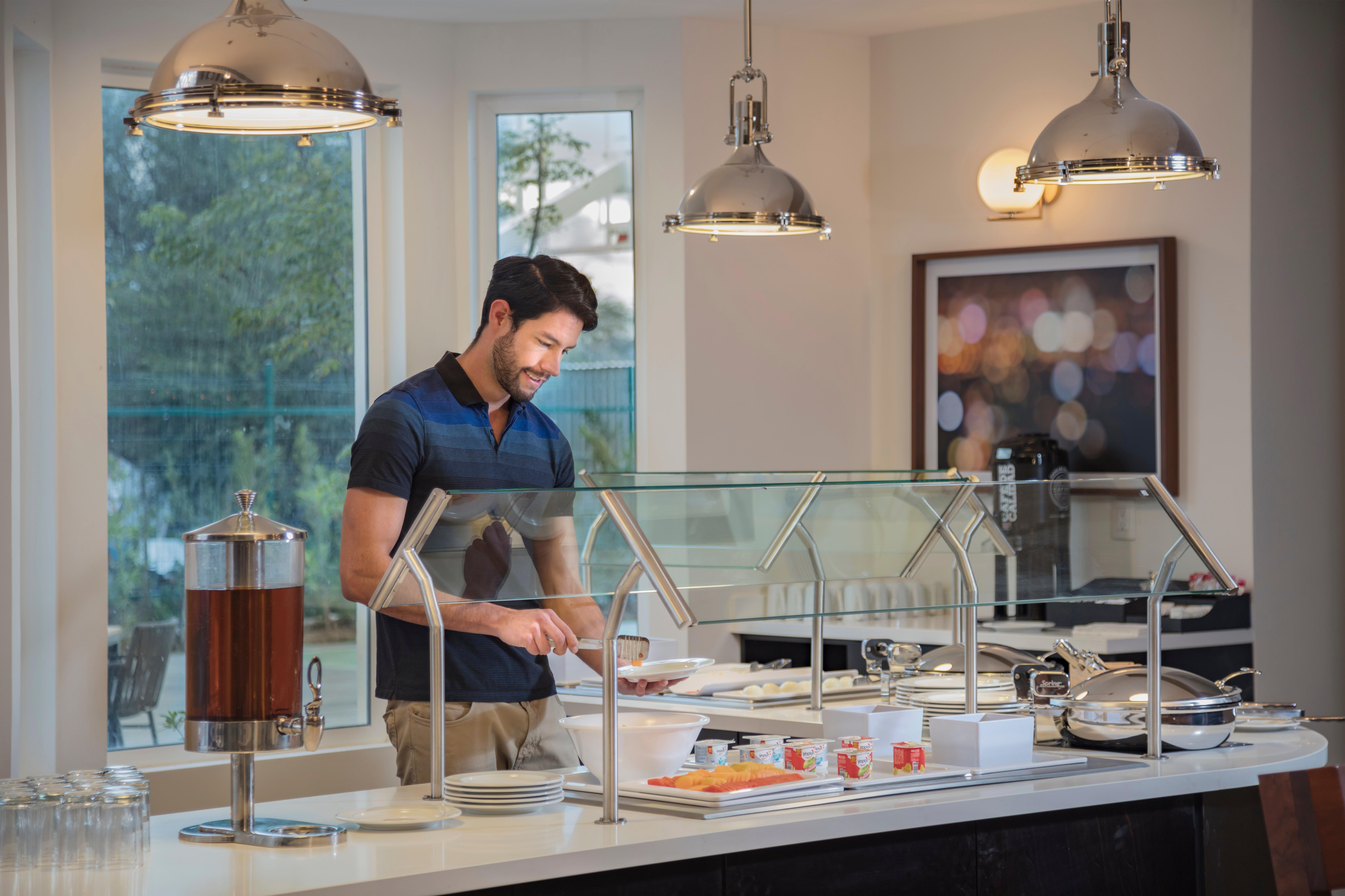 Staybridge Suites - Saltillo By Ihg Ngoại thất bức ảnh