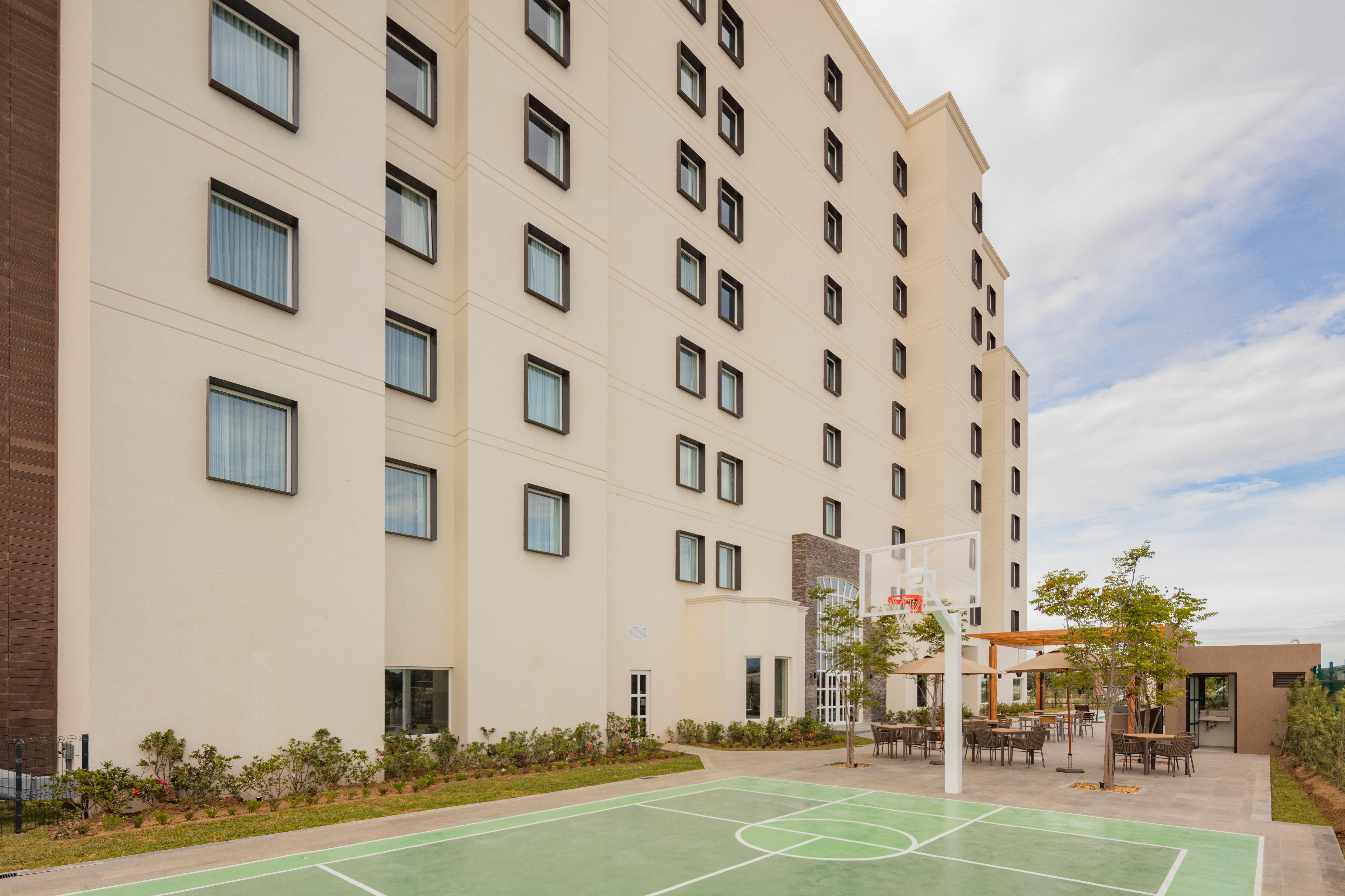 Staybridge Suites - Saltillo By Ihg Ngoại thất bức ảnh