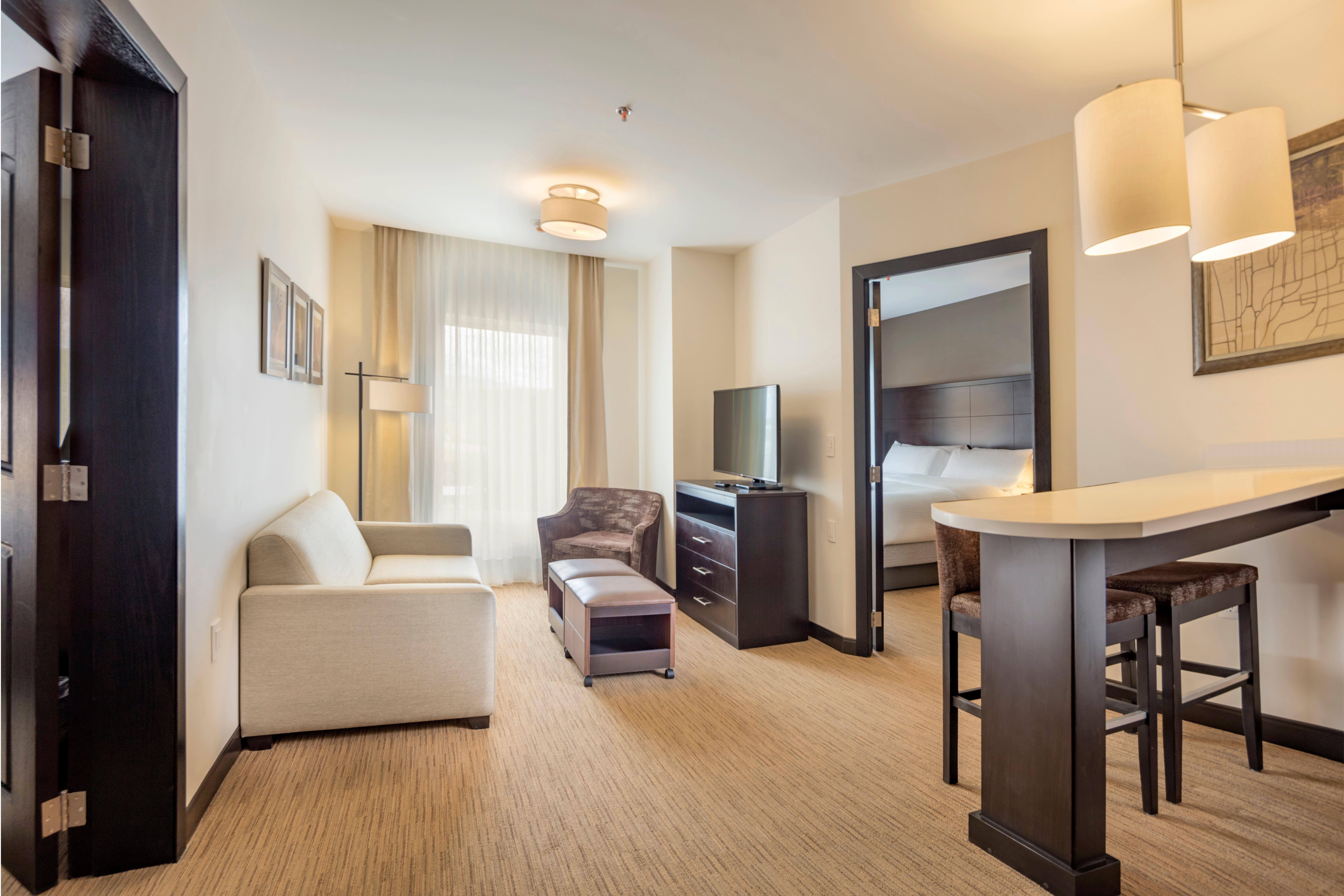 Staybridge Suites - Saltillo By Ihg Ngoại thất bức ảnh