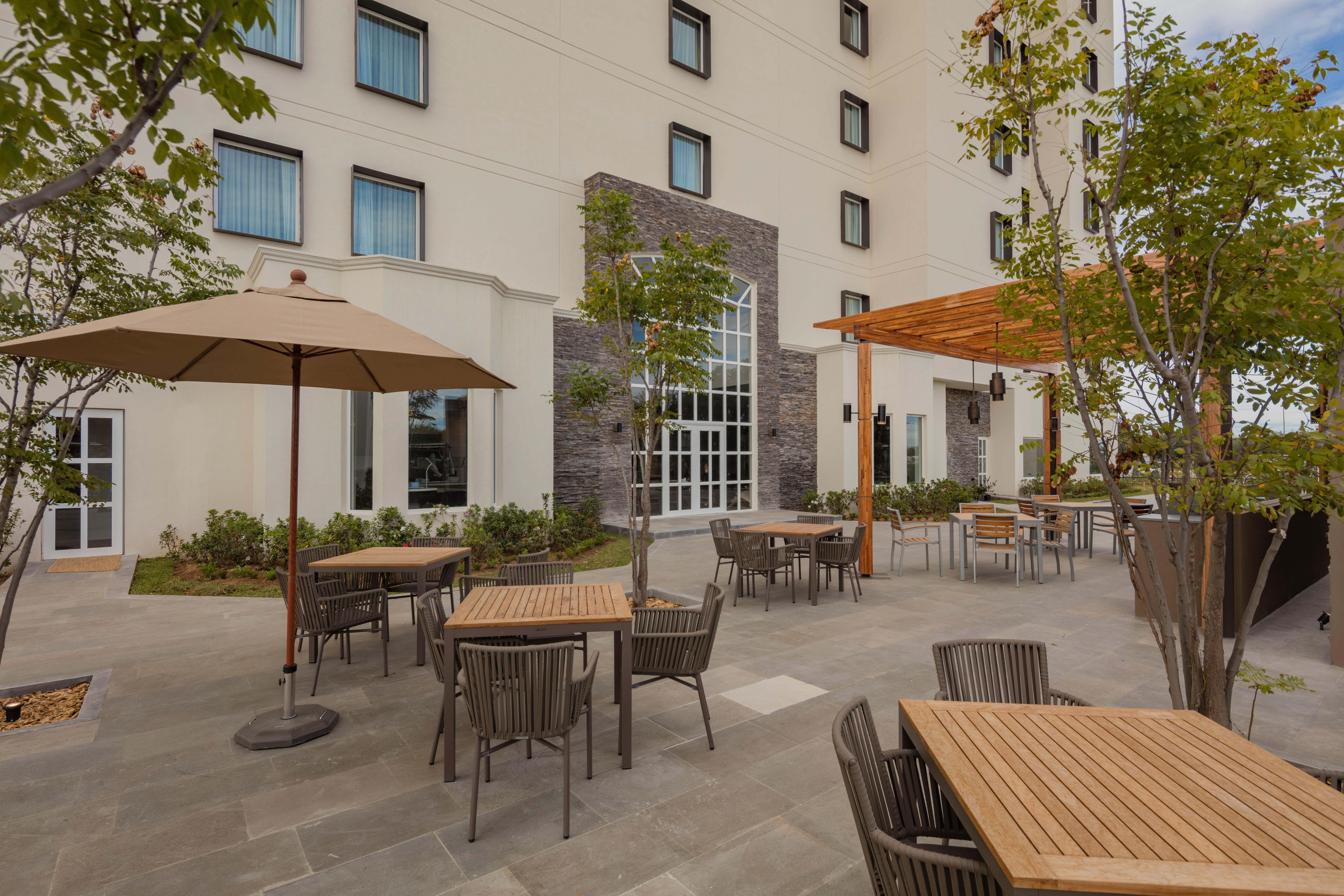 Staybridge Suites - Saltillo By Ihg Ngoại thất bức ảnh