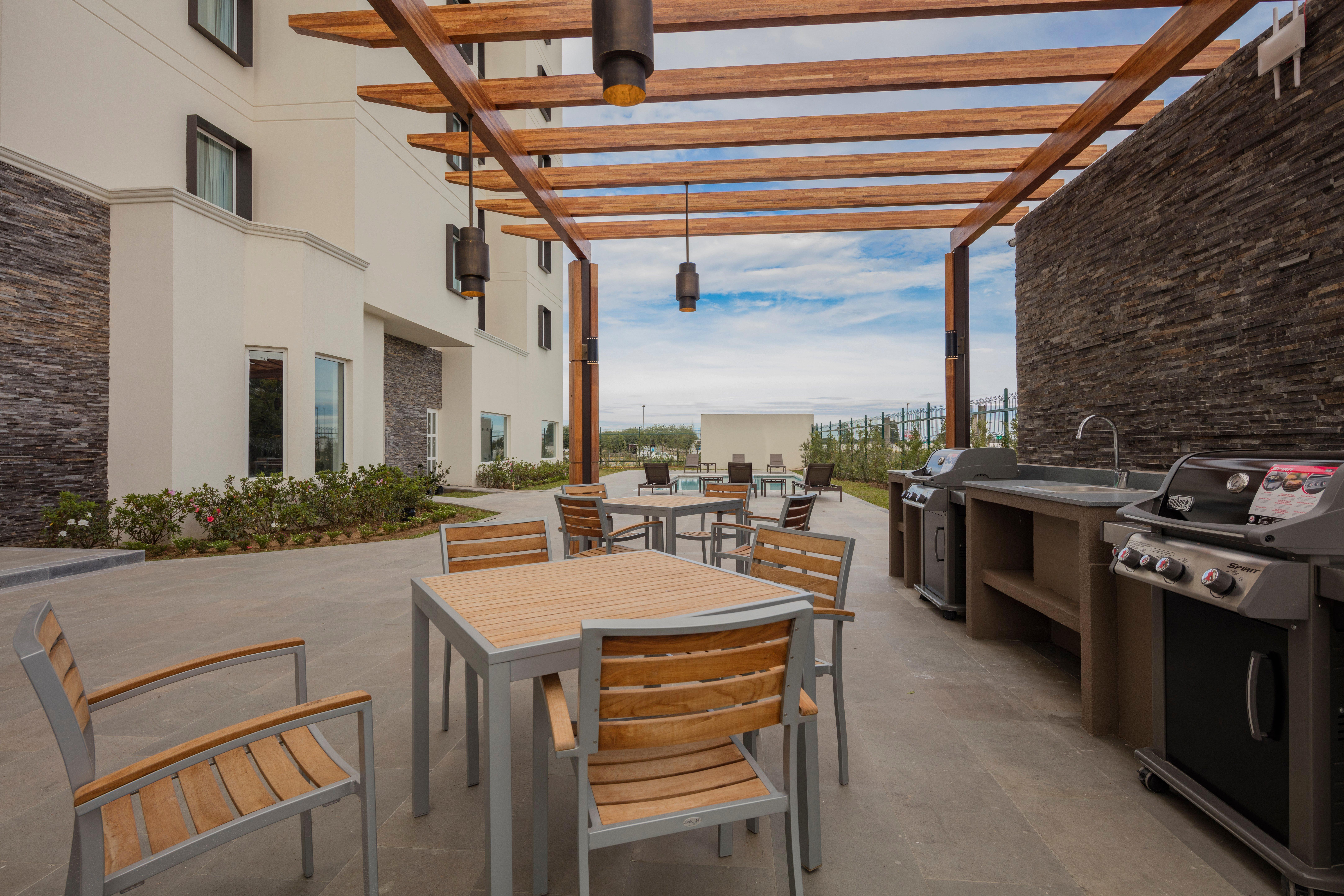 Staybridge Suites - Saltillo By Ihg Ngoại thất bức ảnh