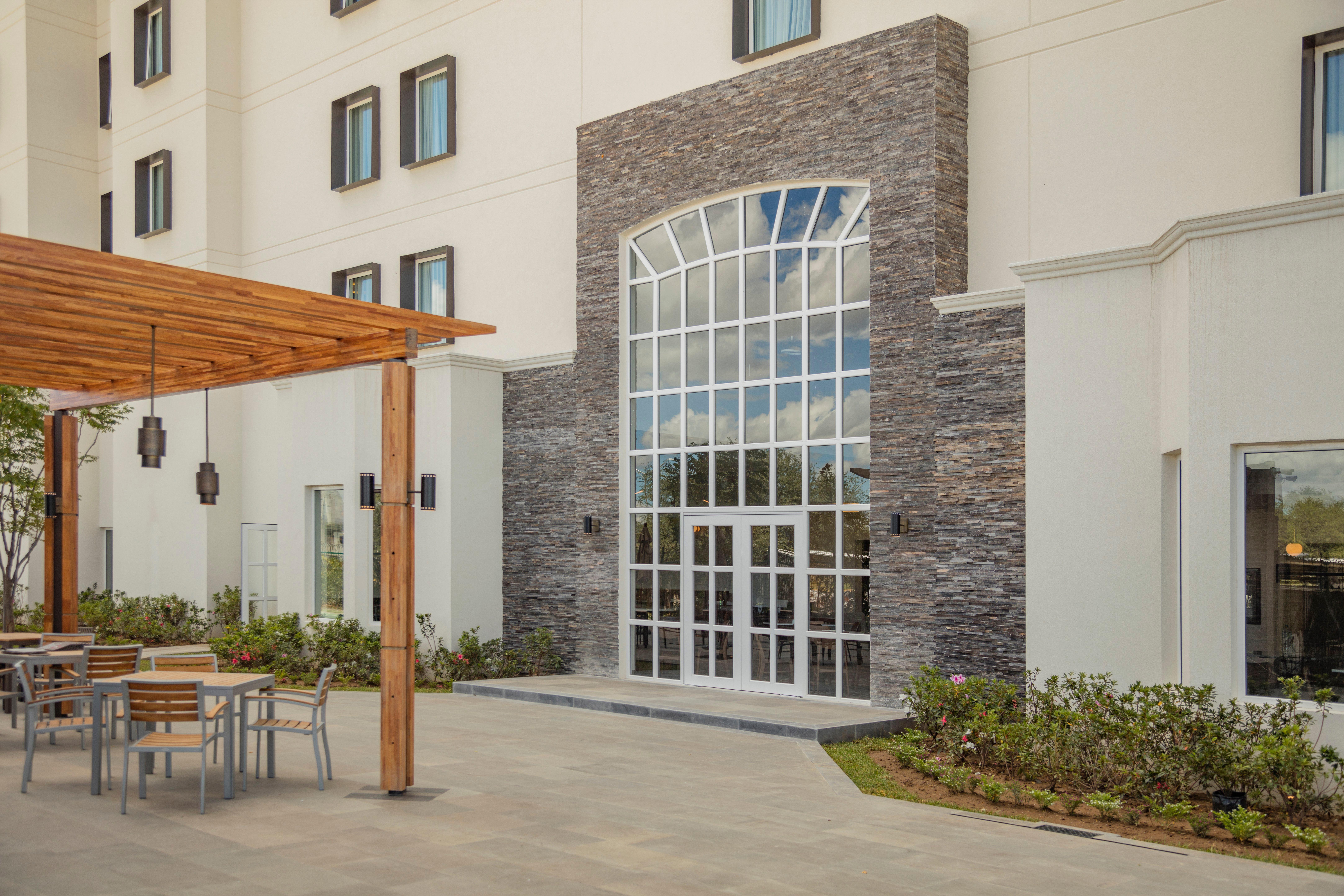 Staybridge Suites - Saltillo By Ihg Ngoại thất bức ảnh